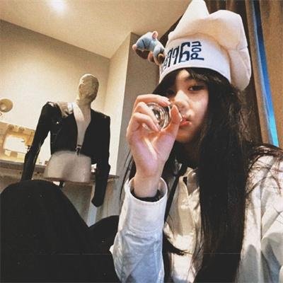 左边最后那栋房子